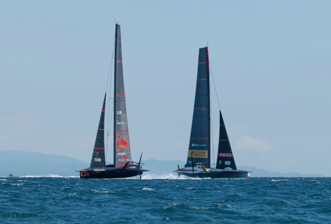 Alinghi Red Bull Racing Luna Rossa Prada Pirelli Credit Job Vermeulen Americas Cup