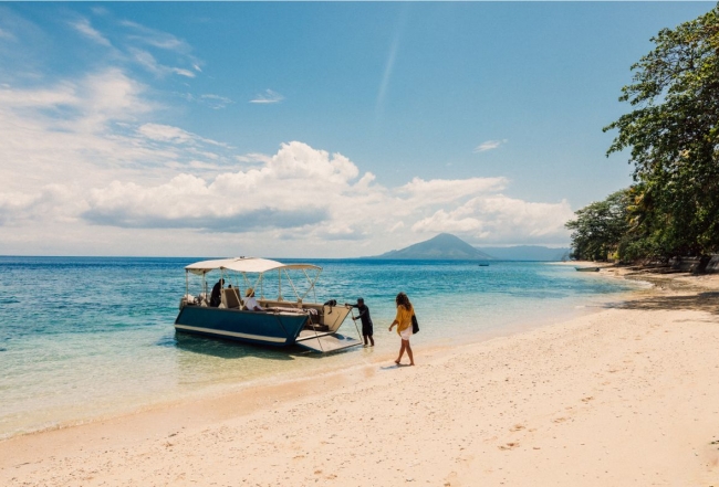 KudanilJackJohnsboatonbeach